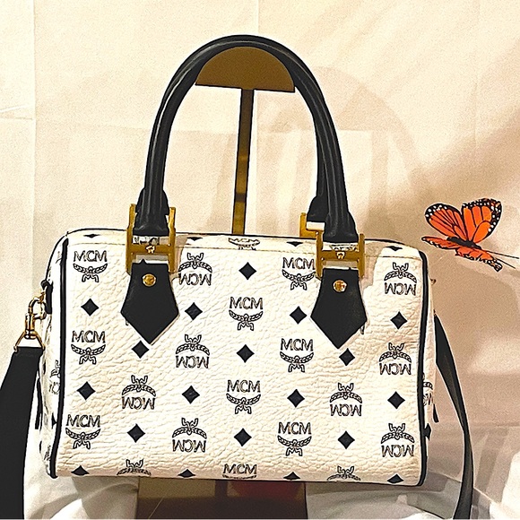 Vintage MCM Visetos Navy and White 2–Way Boston Bag - Picture 3 of 14